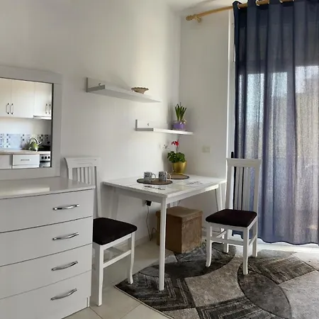 Apartment White *